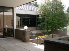 Temple Emanuel Entry Porch