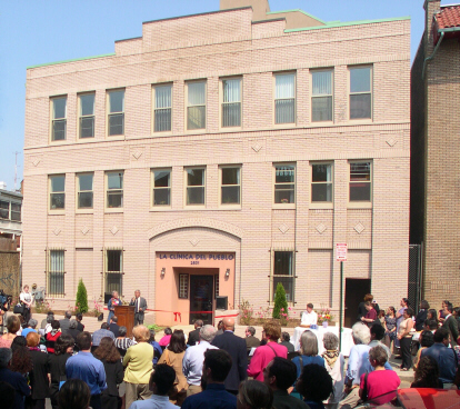 Opening day at La Clinica del Pueblo 2003